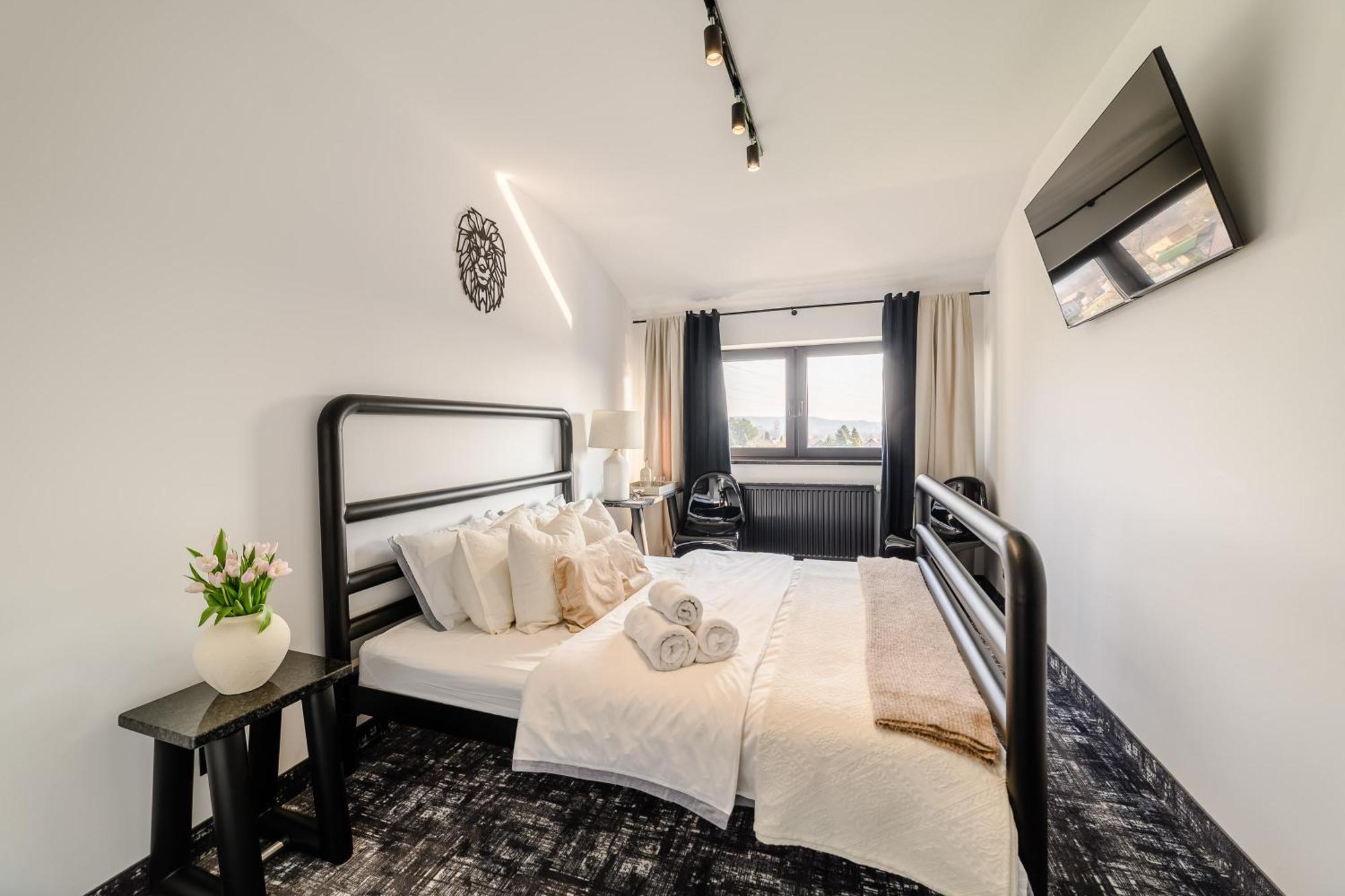 Golden Lion House Bed&Breakfast 루미아 외부 사진