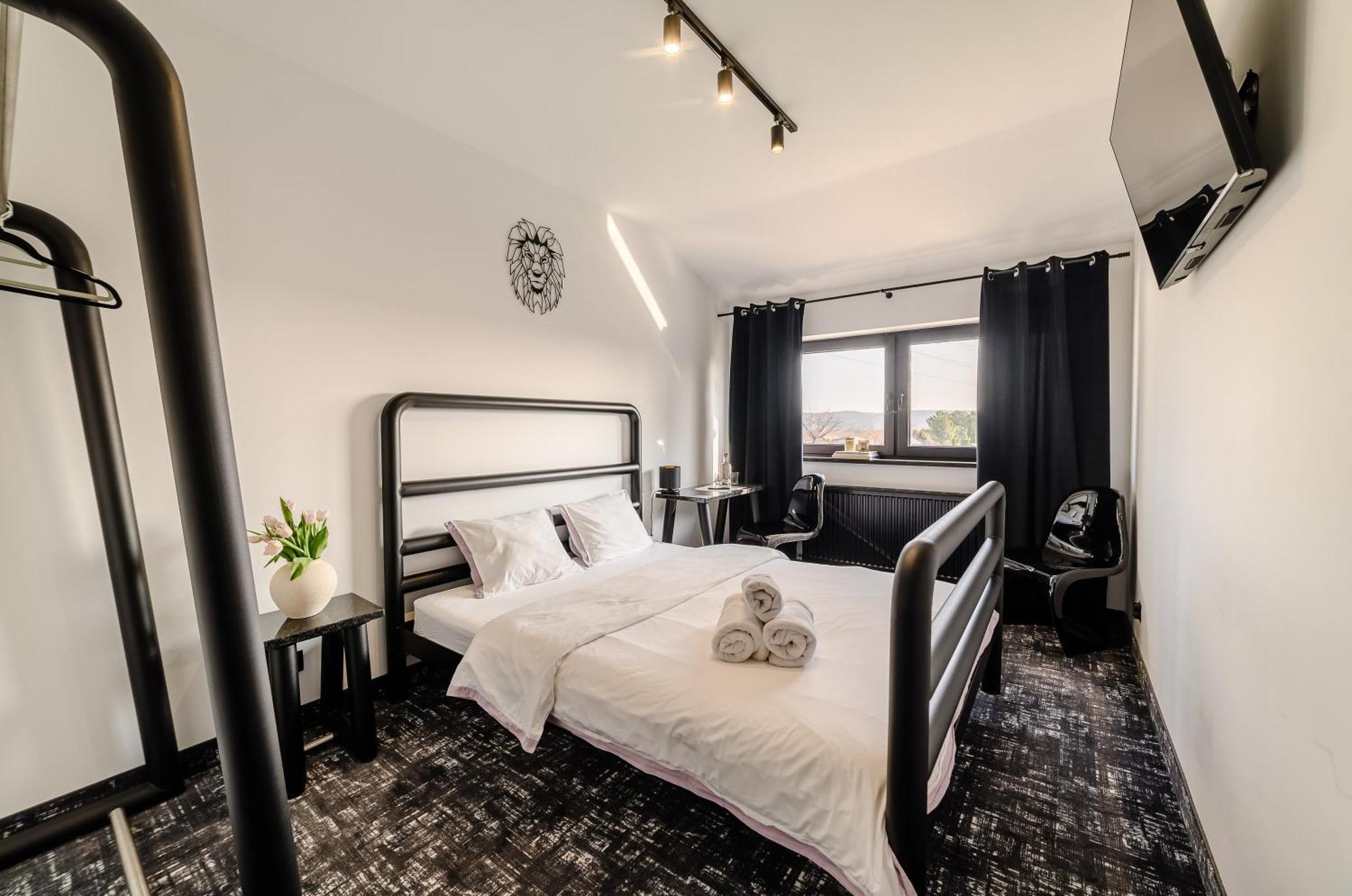 Golden Lion House Bed&Breakfast 루미아 외부 사진