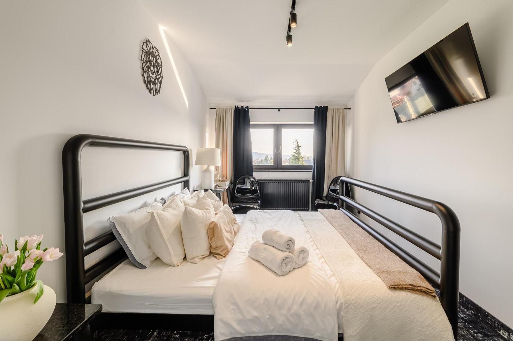 Golden Lion House Bed&Breakfast 루미아 외부 사진