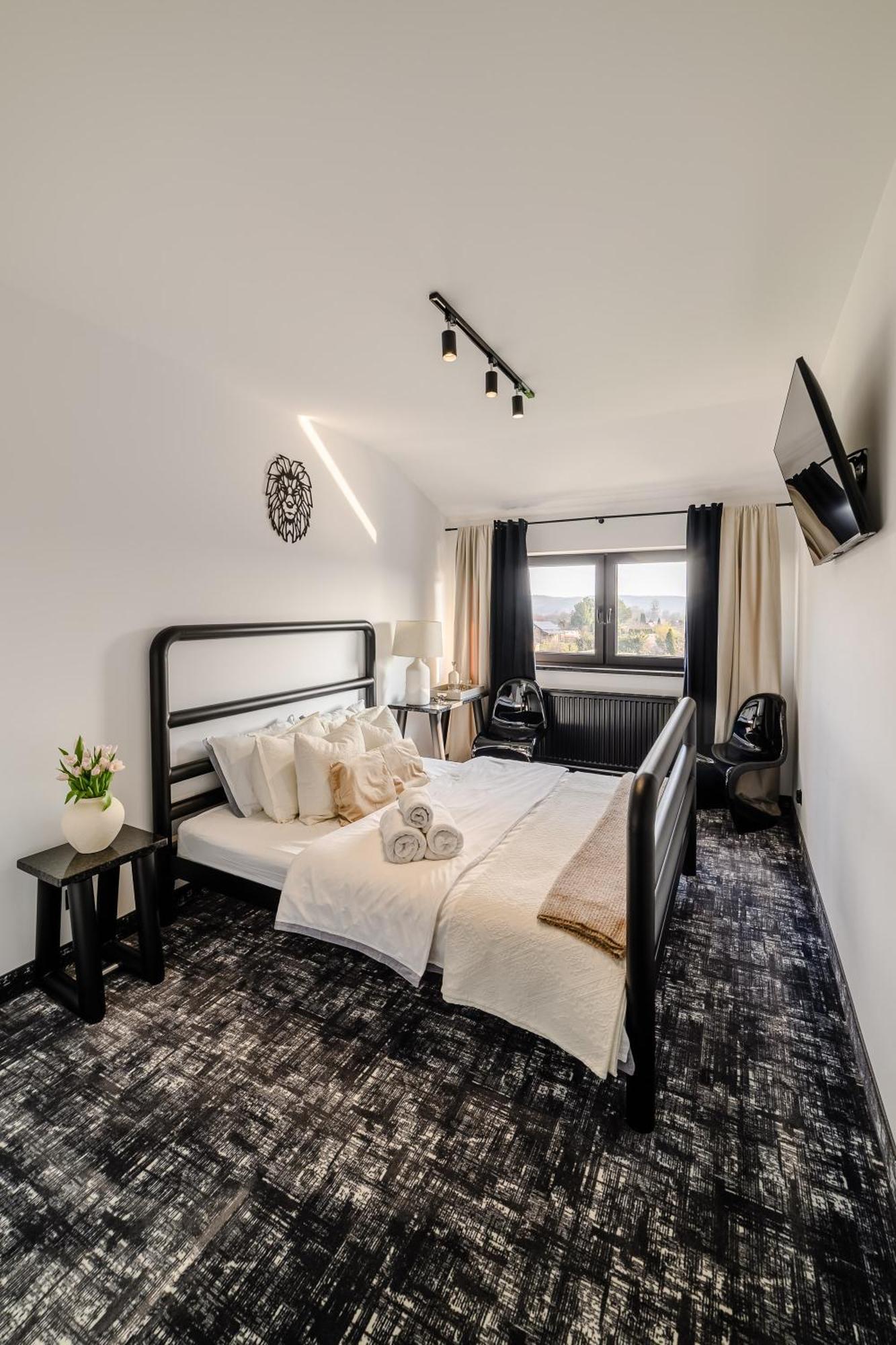Golden Lion House Bed&Breakfast 루미아 외부 사진