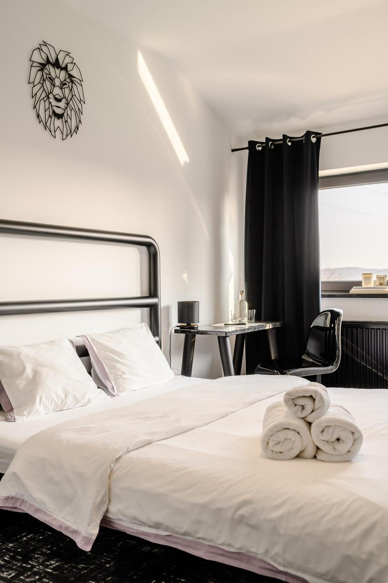 Golden Lion House Bed&Breakfast 루미아 외부 사진